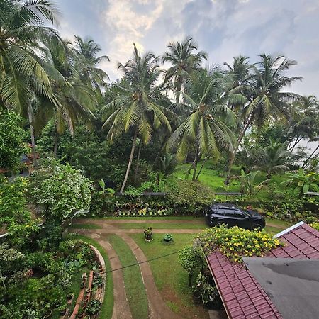 Maleyam Homestay Riverside โคชิโคด ภายนอก รูปภาพ