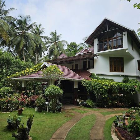 Maleyam Homestay Riverside โคชิโคด ภายนอก รูปภาพ