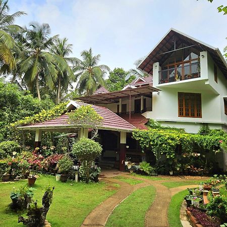 Maleyam Homestay Riverside โคชิโคด ภายนอก รูปภาพ