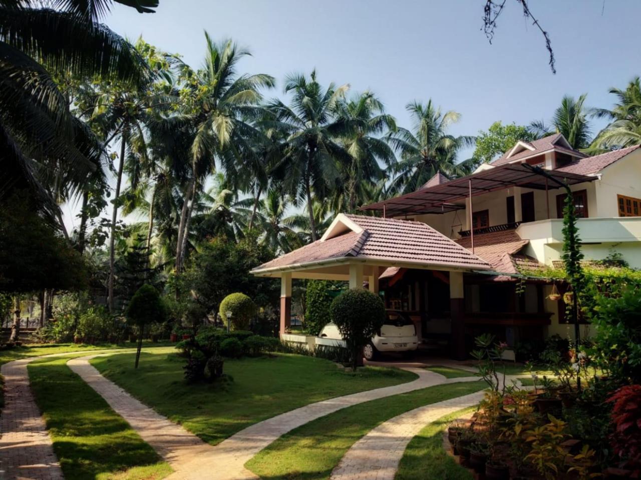 Maleyam Homestay Riverside โคชิโคด ภายนอก รูปภาพ