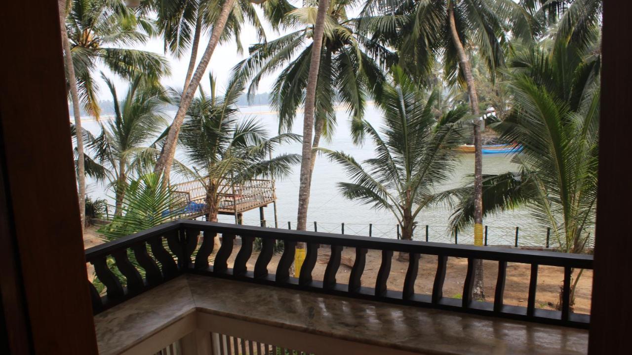 Maleyam Homestay Riverside โคชิโคด ภายนอก รูปภาพ