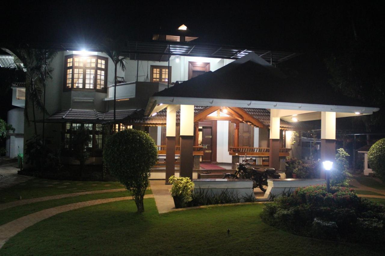 Maleyam Homestay Riverside โคชิโคด ภายนอก รูปภาพ